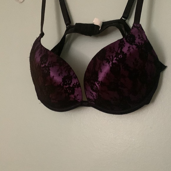 Victoria’s Secret bra and panty set. - Picture 2 of 9